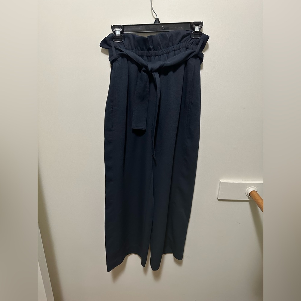 Aritzia - Wilfred - Wide Leg - High Waisted Cropped Pant